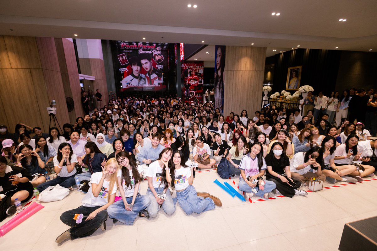 EWB_Series's tweet photo. วันนี้ขอขอบคุณแฟนๆ ทุกคนที่มาร่วมสนุกกับ แจน จิงจิง กระปุก ไซซี ในกิจกรรม “ลัลล์ไม่ชอบไวน์ OUTING” กันอย่างล้นหลาม 🩷🩵 #EnemiesWithBenefitsEP6

หวังว่าทุกคนจะสนุกกับกิจกรรมที่พวกเราแก๊งลัลล์ไม่ชอบไวน์มอบให้ทุกคน เดินทางกลับบ้านกันอย่างปลอดภัยนะคะ 🫶🏻

📲 รับชมซีรีส์ ลัลล์ไม่ชอบไวน์ EP.6 ย้อนหลังได้แล้วตอนนี้ที่แอป oneD https://t.co/NOndxv1VnS