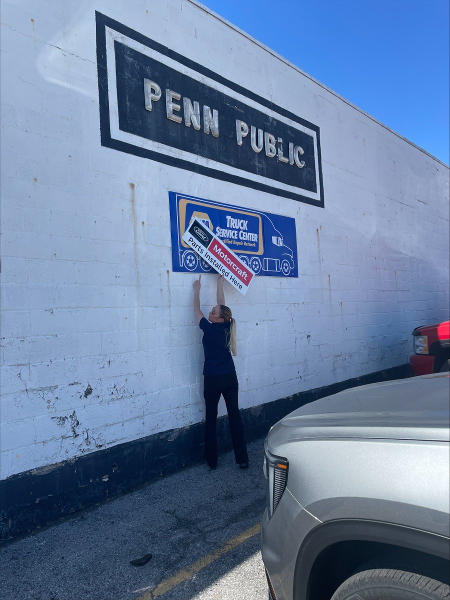 StuckeyAuto's tweet photo. We're proud to have had a road trip with our partners from #Ford Motor Co.! Check out these photos of the team and Stuckey Automotive's Parts Director, Robin, visit customers to thank them for purchasing Ford factory parts! https://t.co/gSsrnmRKh9