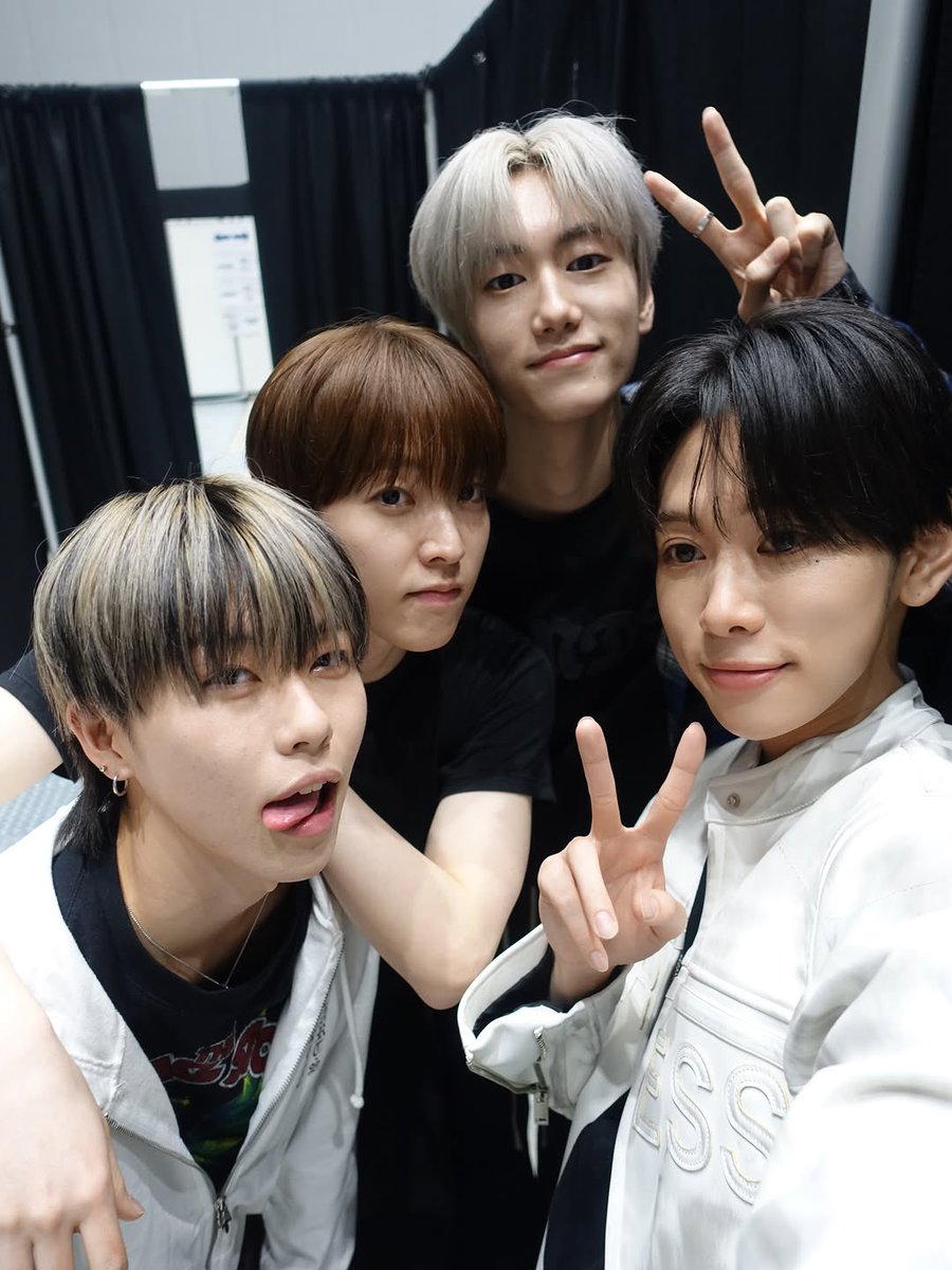 𝕟𝕒♡ tweet media
