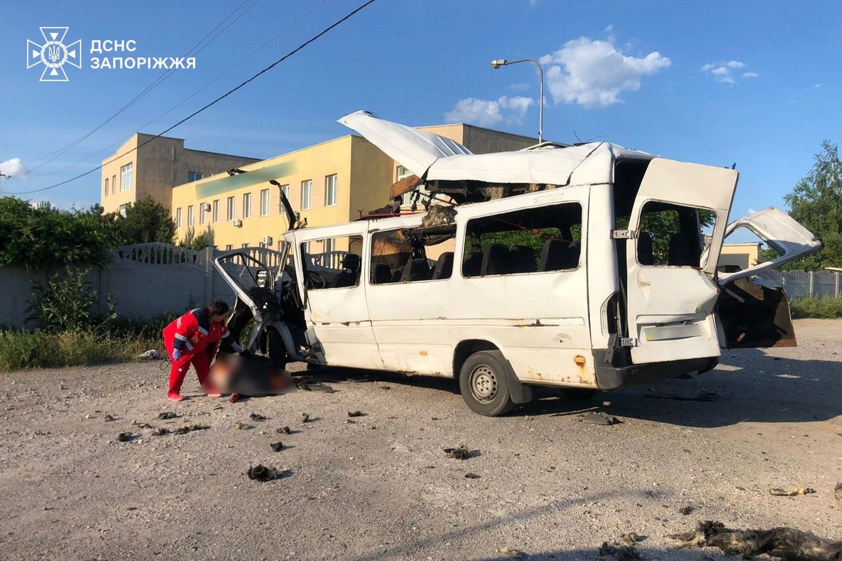 BohuslavskaKate's tweet photo. In Zaporizhzhia, russian drone strike kills minibus driver‼️

​A 56-year-old minibus driver was killed in the strike while parked at the final stop of his route... 

Why, just why??? Terrorist bastards! https://t.co/Jx543KMydk