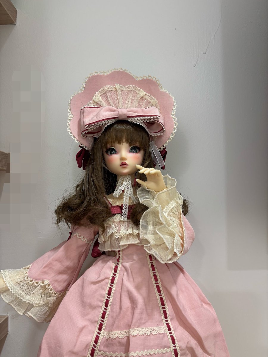 pichipichipo's tweet photo. She’s so pretty from the custom sweet lolita coordinate that just come.
I dont think i can stop with her… she needs friend for sure
I need to steam and iron the dress.. LOL
SDは本当に美しい街だから、人々がSDから引っ越せない理由がわかるよ…。
#SDGR
#VOLKS
#superdollfie https://t.co/Fb1kBTUd0H