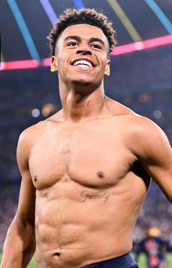 Philfodenfan471's tweet photo. Doue 🥵👑 https://t.co/loO9VEZEag