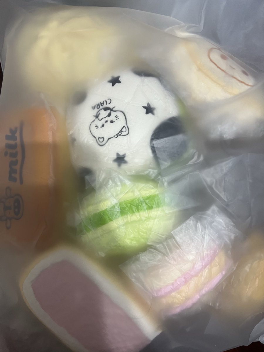 obbyaaa's tweet photo. มีอันนี้ด้วยค้าบ ถ้าซื้อเยอะๆเค้าแถมพวกนี้ให้ ถ้าซื้อเยอะนัดรับสยามได้ค่ะเดี๋ยวเค้าขนไป https://t.co/yY5os0LeIM