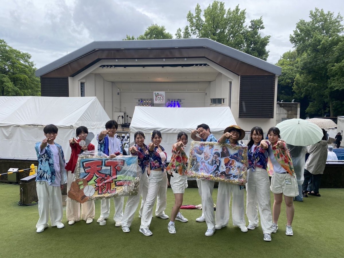 united_wings's tweet photo. 私達は大阪城音楽堂で行われた全国高校軽音���ェスティバル本祭に出場し、顧問の丹波先生やお世話になった方への感謝と高校生へのエールを込めて、TUBEの「傷だらけのhero」を演奏。全力を出し切りました！
会場を作ってくださった皆様、ありがとうございました！
#全国高等学校軽音フェスティバル https://t.co/FnROvD6eQF