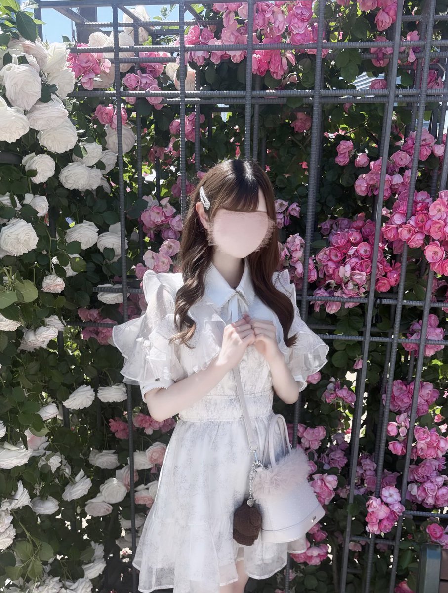 stell4v's tweet photo. 念願のバラ園とっても綺麗だった🥀︎♥
来年もまた見に行きたい(･ω･)ﾉ💘 https://t.co/as3IBGqOBw