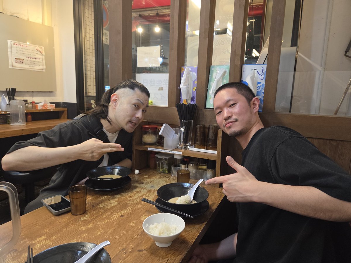 LllxR's tweet photo. いろいろあったけど10年ぶりにROBOさん（a.k.aMASAさん）に会えてめちゃくちゃ嬉しかった！！！！
いろんな人にありがとう https://t.co/hEunnd3myj