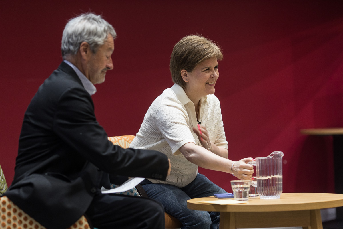 YorkFestofIdeas's tweet photo. What an incredible evening we had yesterday!

Fascinating to hear former First Minister @NicolaSturgeon in conversation with Gavin Esler. She shared some brilliant, candid insights into her career and new memoir, Frankly.

Here are a few highlights! 👇
📸 Ian Martindale https://t.co/G9UR2Kb3V0