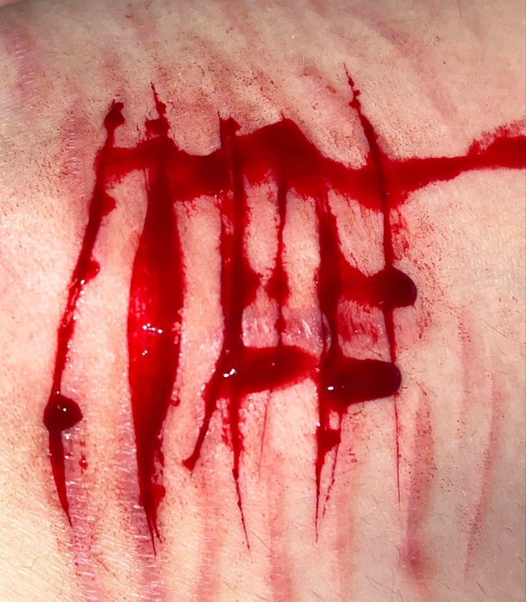 tatsujuner's tweet photo. FAKE SFX PROSTHETIC MAKEUP 
is this hopecore or what
#shtwt #shedtwt #slittwt https://t.co/PvL7HQug0G