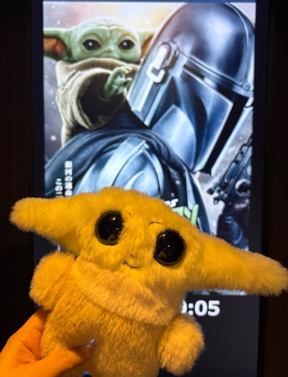 funyo_co's tweet photo. ドラマシリーズ2周してから満を持して映画いってきた！

めちゃ良かったね！！！！！！！！！！
ドラマは「マンダロリアン」
映画は「マンダロリアン＆グローグー」
初めて2人が対等な存在になったと思った。

朝焼けをバッグに背負って言う「我らの道」カッコ良すぎるよ https://t.co/KWDNOr0P4U