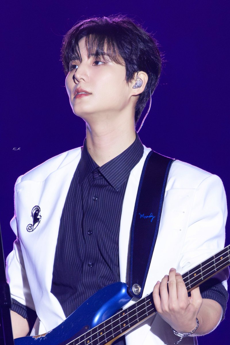 fox_ke2's tweet photo. 콧대 .. 미끄럼틀 가능 

260517 
DAY6 'THE DECADE' in BUSAN
#강영현 #영케이 #youngk #데이식스 #DAY6 https://t.co/XnRDq1UiF6