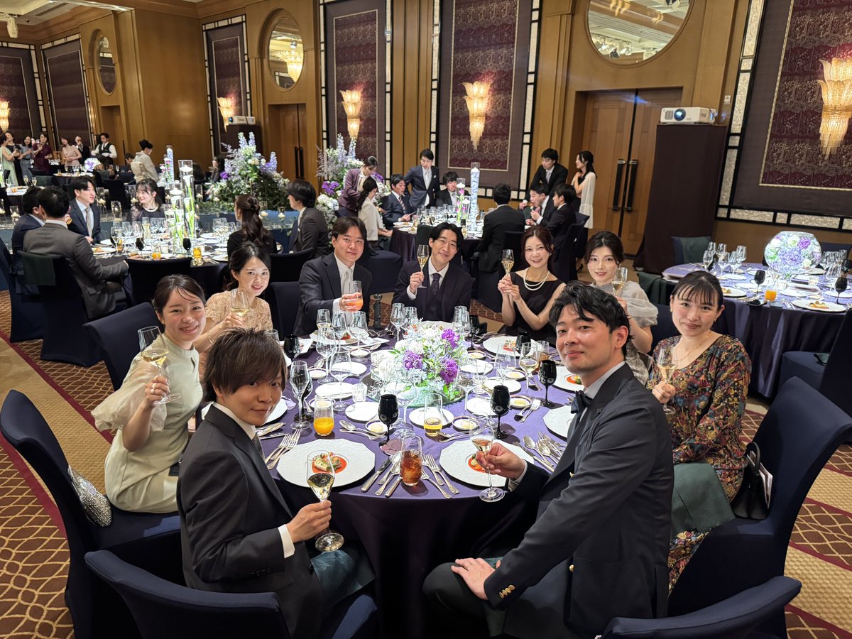 summerforest351's tweet photo. 今日は形成外科専攻医の時、お世話になっていた慈恵医大の時期で出会った後輩、夏目先生と歯医者さんのりりい先生のご結婚式に参加しました。

夏目先生はイケメンで、新婦さんもとても綺麗で、式もとても落ち着いた雰囲気で行われました。

二人の出発を心からお祝いしております。 https://t.co/ANwGRI49ke