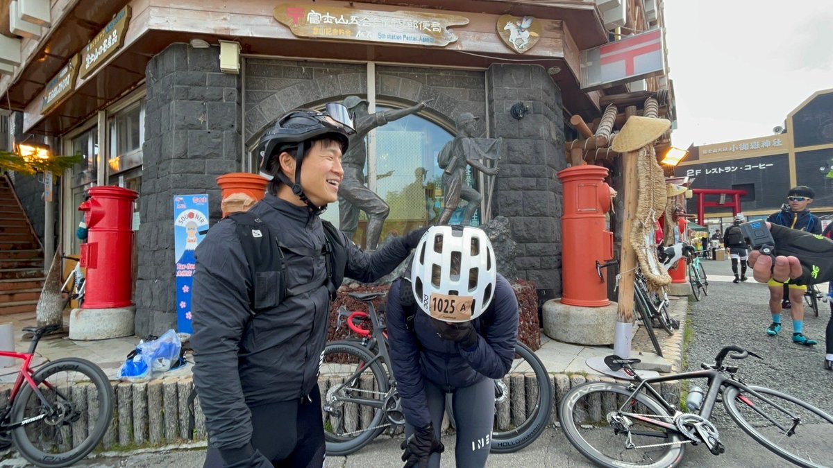 suzunariyoukai's tweet photo. 大泣きしすぎて話しかけられないオーラを放ってた2024年。笑
今年はたくさんの方におめでとうと声をかけていただきまじで嬉しかった🥹
今夜まで浸って笑、明日からは切り替えて全日本に向けて頑張る🙂‍↕️ https://t.co/MCD0oWFmHs