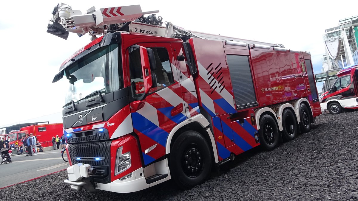 JeffreySDT's tweet photo. Schuimbluswagen 18-7062 😍voor #Brandweer #Sliedrecht #Interschutz #Hannover @ziegler_nieuws https://t.co/dLGisGXR1t