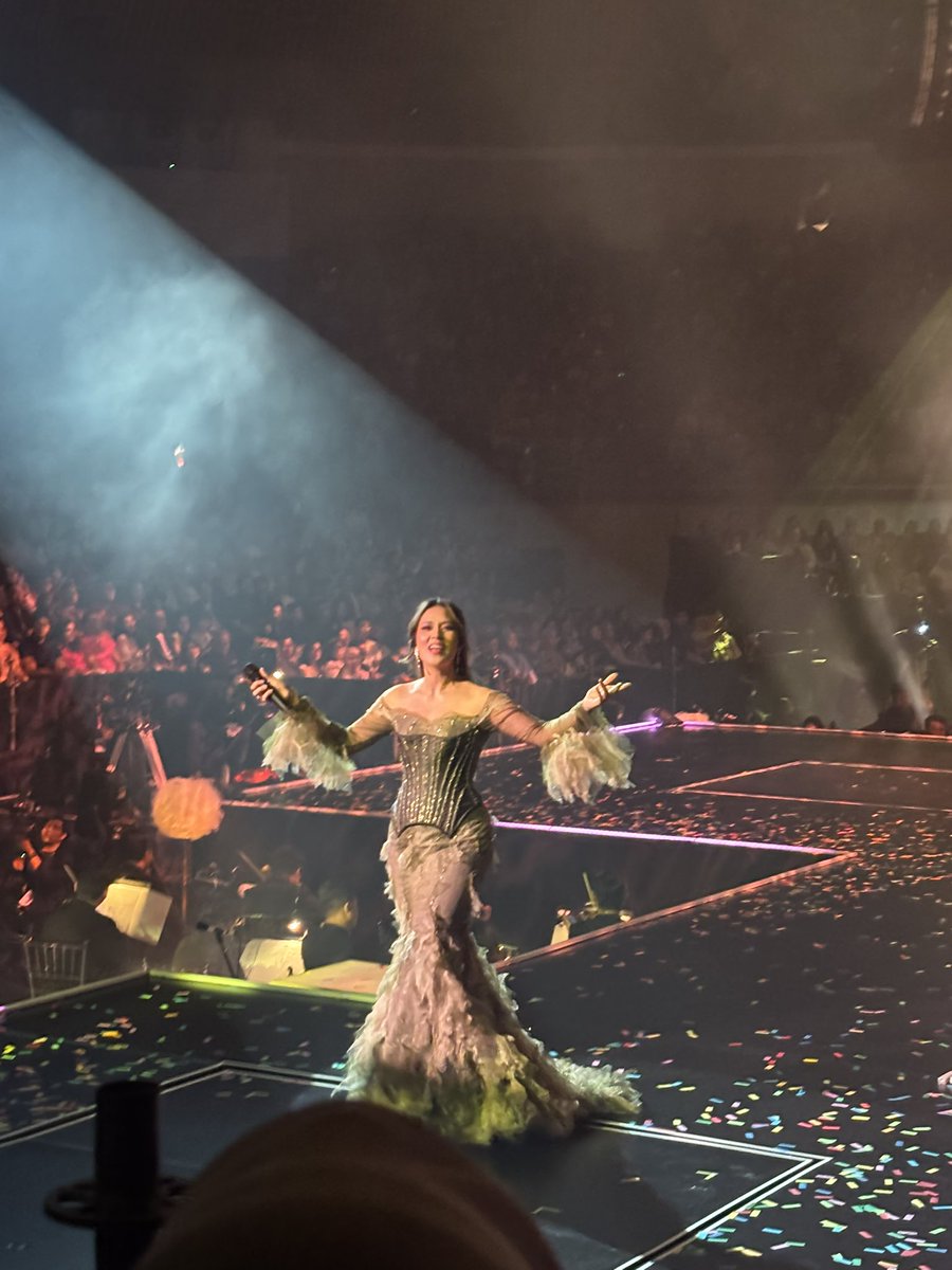 dduwiik's tweet photo. @raisa6690 cakep banget sumpah!!! 😍🥰😭
Konser Love and Let Go ini gokil sih, totalnya 3.5 jam dan bawain hampir 30 lagu tanpa jeda!!! Goks!!! What a night! https://t.co/I5gomz5cm2