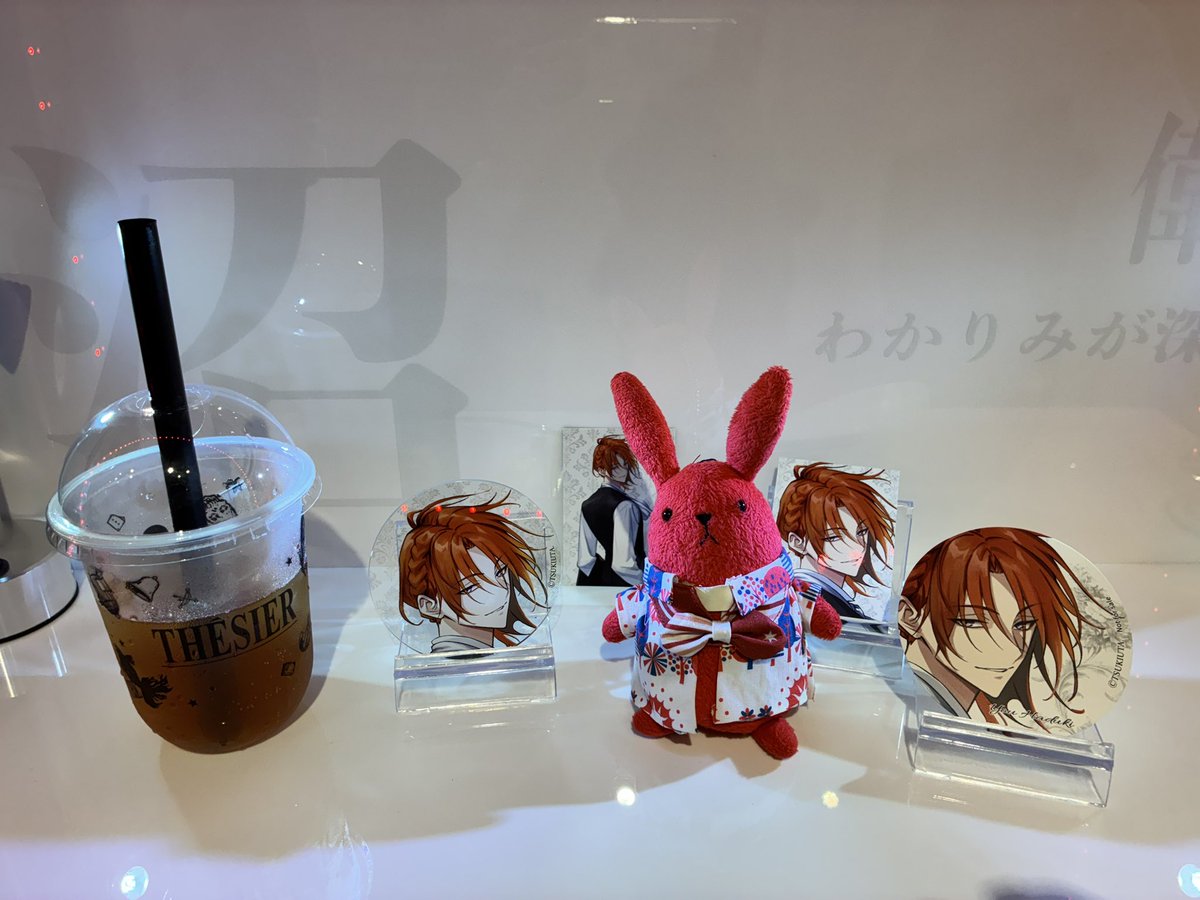 toni12101's tweet photo. 推しのドリンク飲みに行ってきた！
写真撮ってたら店員さんが祭壇準備してくれてめちゃ親切やった☺️
そしてすんごい自引き率笑 https://t.co/QjJ5w7odqB
