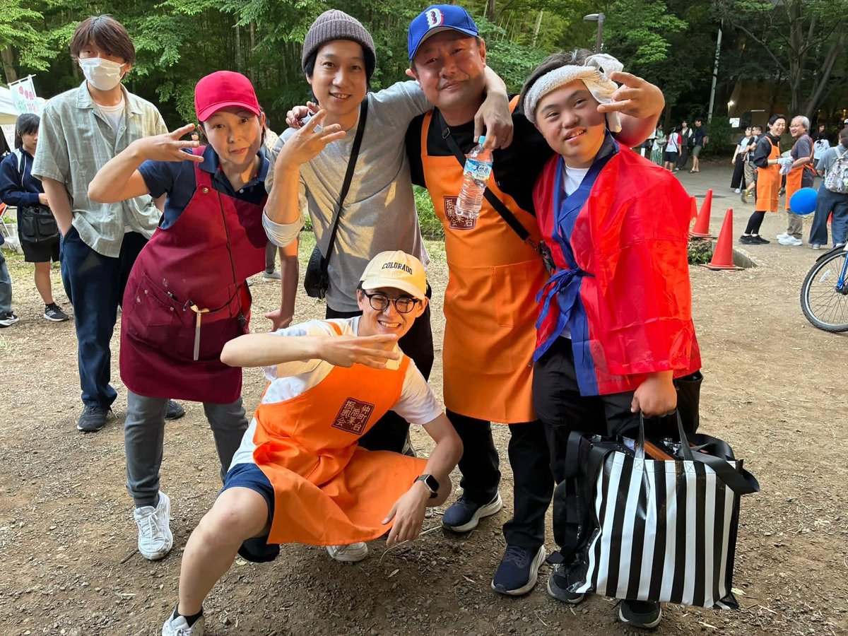 S82333831S's tweet photo. 昨日は仲町台の3大イベントの1つである「仲町台えんにち」でした!商店街プロレスや、えだきん商店街公式アイドル「EDK」などたくさんの企画で大盛り上がり😊地域の人たち手づくりだからこそ、地元愛が強くなっていく🤣
子どもたちの笑顔が1番の収穫です😆
#都筑区 #仲町台 #仲町台えんにち #EDK https://t.co/PIJ37K3pP4