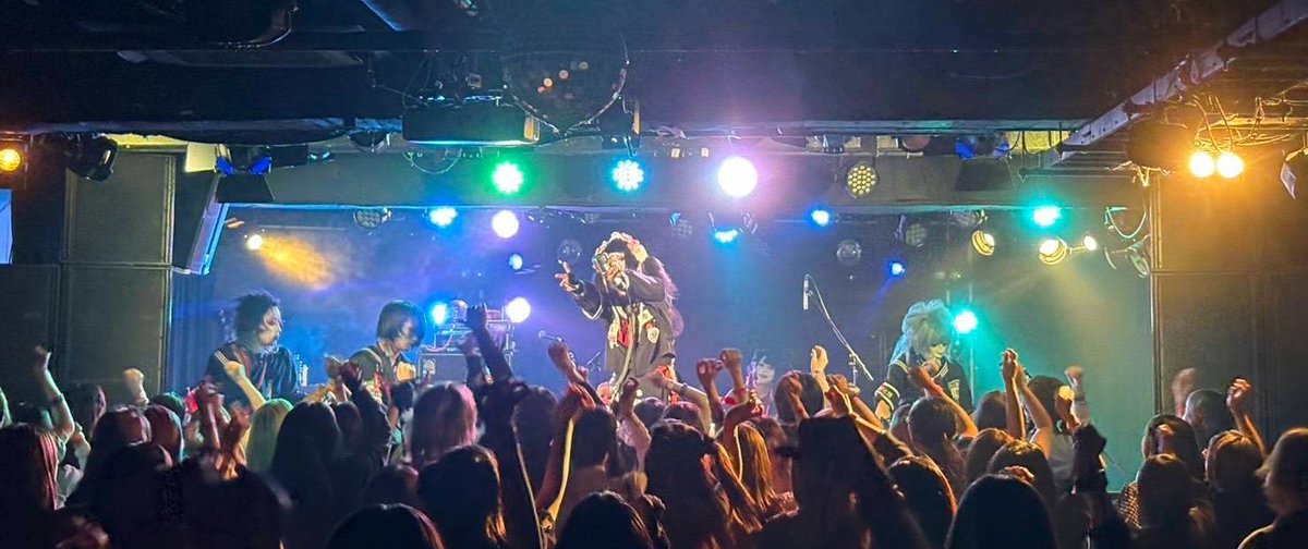 mtworks_com's tweet photo. 2026年6月7日(日)
KANSAI ROCK SUMMIT’26
EXPLOSION CIRCUIT vol.14
　
ロクサミ有難う御座いました

いくつもの物語が交差する場所で
僕らの物語を
選んでくれて有難う

君はマツタケワークスを選ぶ。
これも人生ゲームのマス目の1個、
意外と大切な出会いかもよ？

また暗がりで会いましょう

━━━━━━━━━━━━━━━━
次��はコチラ🚩

マツタケワークス ツーマン企画
　「共闘する暗闇」其の一
マツタケワークス/ 鮮血A子ちゃん
6月22日(月) 大塚Hearts+
開場18:30 開演19:00

▶︎チケット絶賛発売中
https://t.co/jzZCcO4CyF

✂︎✂︎✂︎---------------------------

革命運動日程一覧🚩
https://t.co/0bSRlUby45

🆕10月9日(金) 東京キネマ倶楽部
「アングラごっこ」詳細はコチラ🏴
https://t.co/6DkFPCiiGQ

━━━━━━━━━━━━━━━━