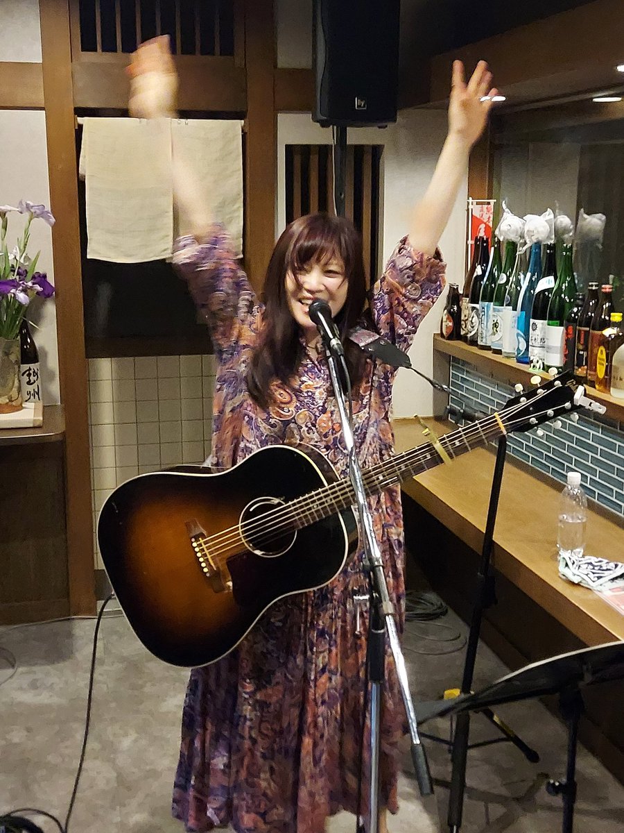 reika1130's tweet photo. ヤッつけ亭プレゼンツろばたやライヴうたいに帰って来れますように🍀
また皆さまにお会い出来る日を楽しみにしてます(⁠*⁠´⁠ω⁠｀⁠*⁠)

打ち上げに参加してた麗香ふぁんの皆さまと♡
打ち上げ不参加で写ってない方もいてはるのですが、、
みなさま遠いところほんまありがとうございましたー🥰 https://t.co/l8ONn8t3do