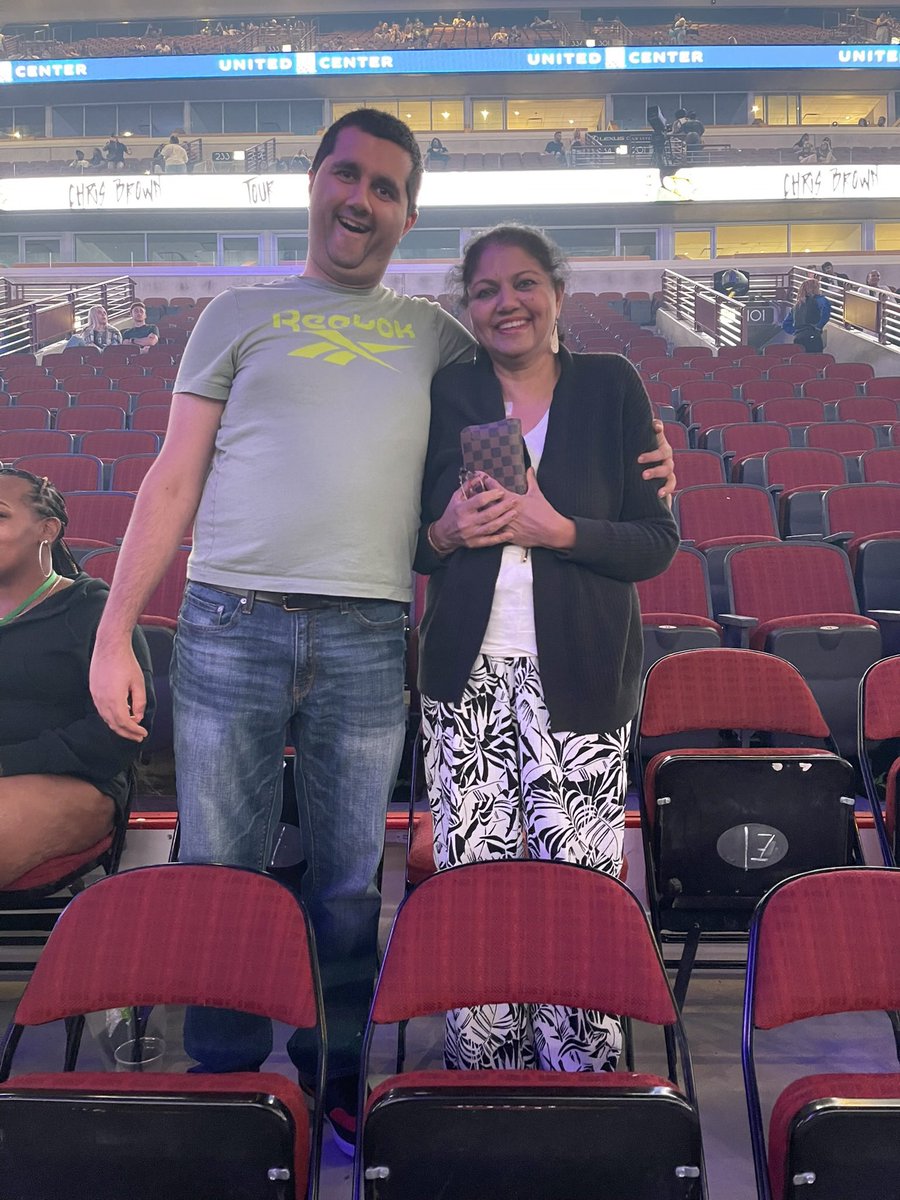 RealAmanGrewal's tweet photo. Two years ago today, my very biggest wish came true. My Mom and I both got to see my childhood idol Chris Brown IN concert at the United Center in my hometown Chicago, Illinois and it ABSOLUTELY BLEW MY MIND! The backup dancers and Chris’ great amazing voice (he CAN STILL sing)! https://t.co/2rIpc3esca