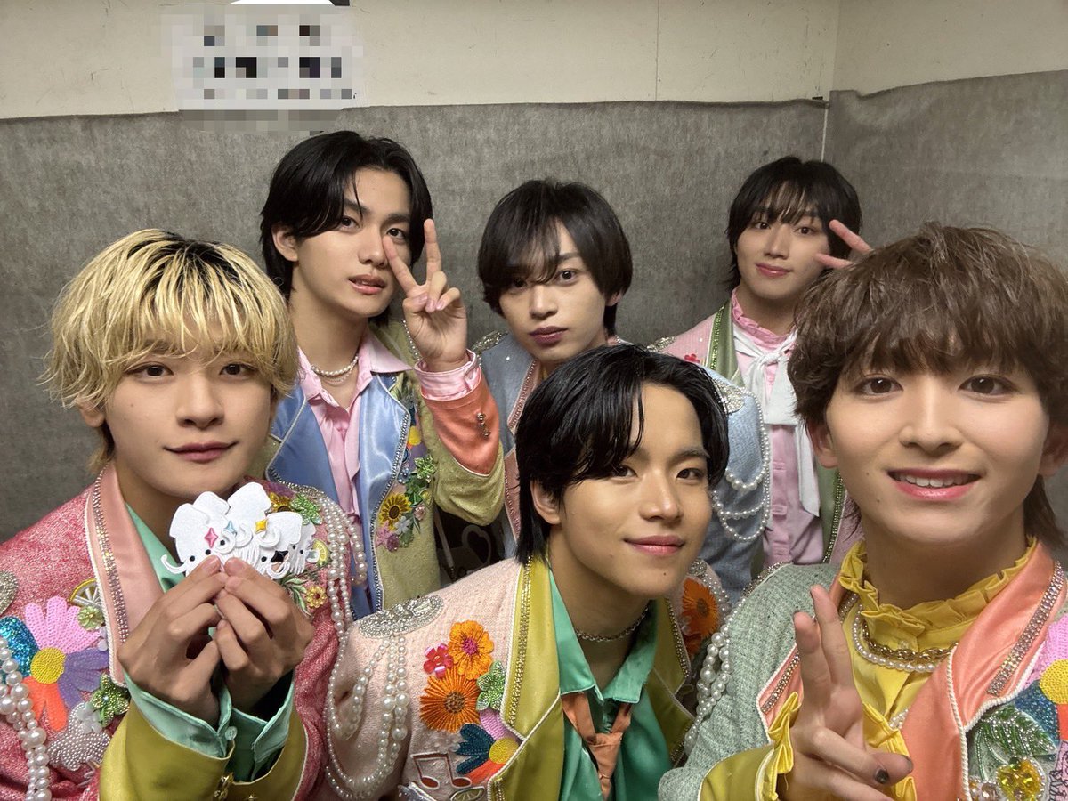 Lienel_official's tweet photo. リリイベありがとうございました！
どうも #Lienel のメロ男代表です。
今後はミロにメロメロ〜じゃなくてミロにぞっこん〜にします😊
すみません調子乗りました！
次はパシフィコ横浜かな？😊
おたのしみに！

#高岡ミロ Instagram💚
🔗https://t.co/BMb36zjkBN

#Lienel_メロコレ
#リエネルの思い出 https://t.co/Sn2Tc9O6rt
