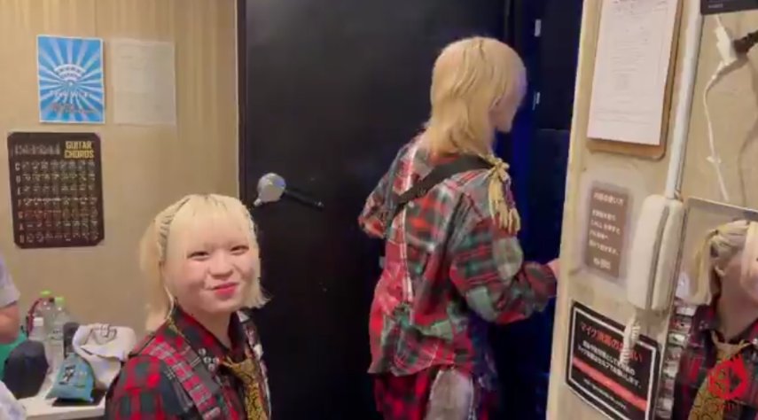 COLORFULchan's tweet photo. @yu_na_n210 どあっぷウェーブ可愛かったー！！あとね、RED-iちゃんのスタンバイ動画見て『あんなにカッコ良く登場するのに、直前までニッコニコなんだぁぁあ💜かぁわぁいぃー💜💜』となったよ！ココね🔽 https://t.co/6bmjBVUZn6