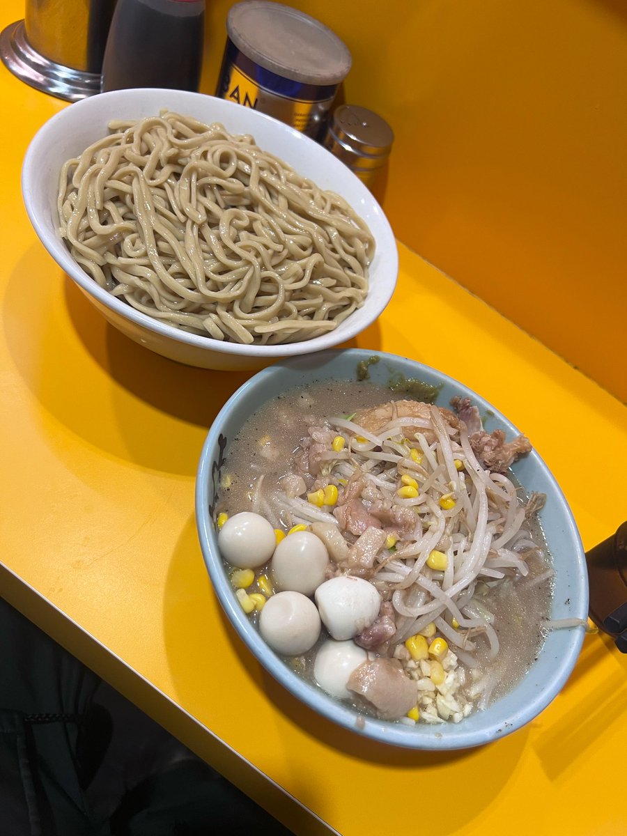 ge3wheels's tweet photo. 久しぶりの野猿二郎
朝7時45分着。早朝だけに並び２！
なみのりつけ麺大、うずら
ニンニクアブラ https://t.co/AaHDKGumlv
