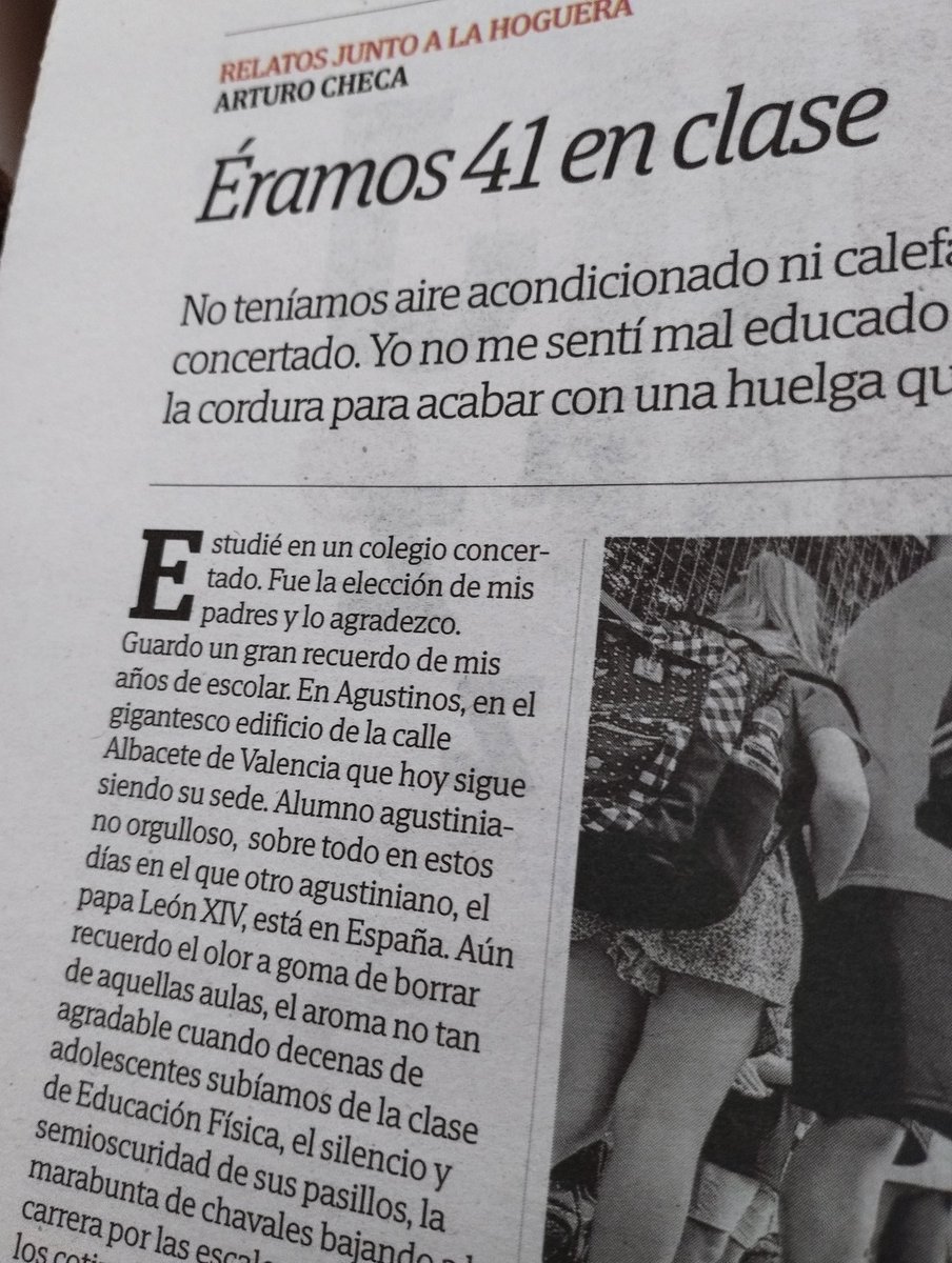 tonisolano's tweet photo. Éramos 41 en clase, sin aire acondicionado, con capones del maestro, sin hablar de política, con el espíritu de los padres agustinos, con las mujeres en la cocina y los niños obedientes... #VagaEducació https://t.co/ulO8xYXzJM