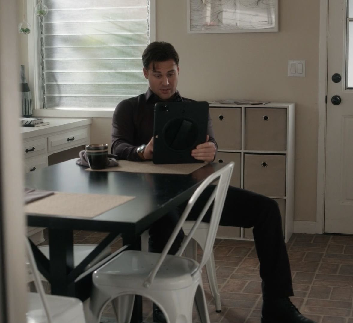 twoslicetoast's tweet photo. And let me not forget my big ass ipad https://t.co/ENHI66V148