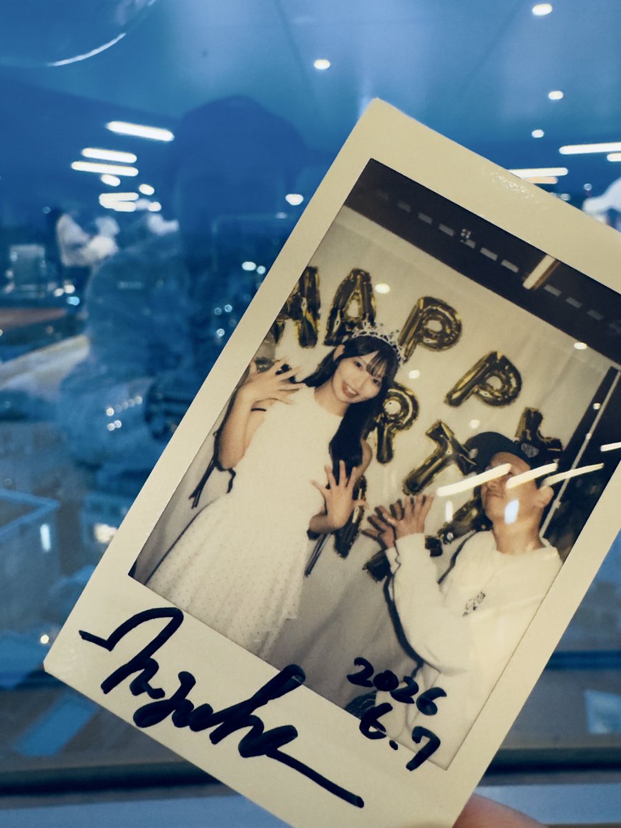 StripesBill's tweet photo. 貴著な話しというか、いい話しも聴けたし
お台場の方に行っちゃうみんな大好きな曲も聴けし水映ちゃんめちゃ綺麗で美人だし
今回も会いに行けて良かった:) https://t.co/x5qd42jsaA