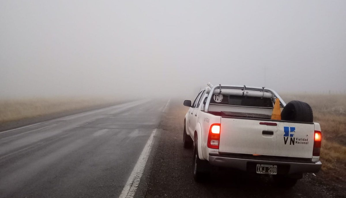 Marceyap's tweet photo. ⚠️ #Chubut 07/06/2026 09 hs
Plan Invernal de Vialidad Nacional
📷 RN 259 tramo Esquel-Trevelin: calzada húmeda. Banquinas inestables. Bancos de niebla. 
Misma situación en la RN259 entre Trevelin-limite con Chile
❗ Extrema precaución.
👉  Info aqui: https://t.co/hLYk74yXR0 https://t.co/1aK8fbEAPF