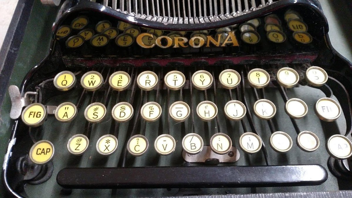 X700gallery's tweet photo. @DailyPicTheme2 Today’s Daily Picture Theme is ‘Keyboard'  RT or reply with your own photo https://t.co/I3hkRReNj6