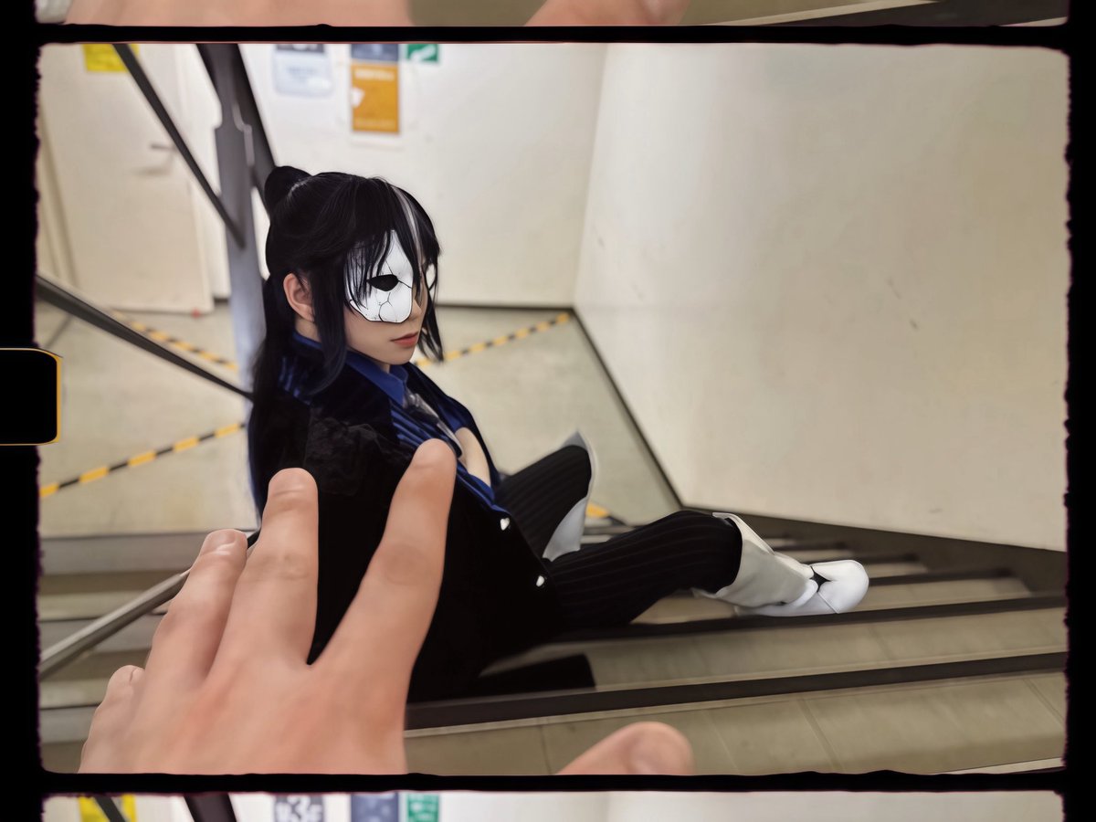 younanox0125's tweet photo. 🥀あくステ
御来場誠にありがとうございました！

突然ですが
「今日のボスキさん日記」🐴
始めます。

続くかもしれませんし
今日の1発で終わるかもしれませんが
悪しからず！

記念すべき第①弾は..

ボスキさんの日常

〜居眠り中のボスキさんを発見〜

終 https://t.co/N5zgCAInPd