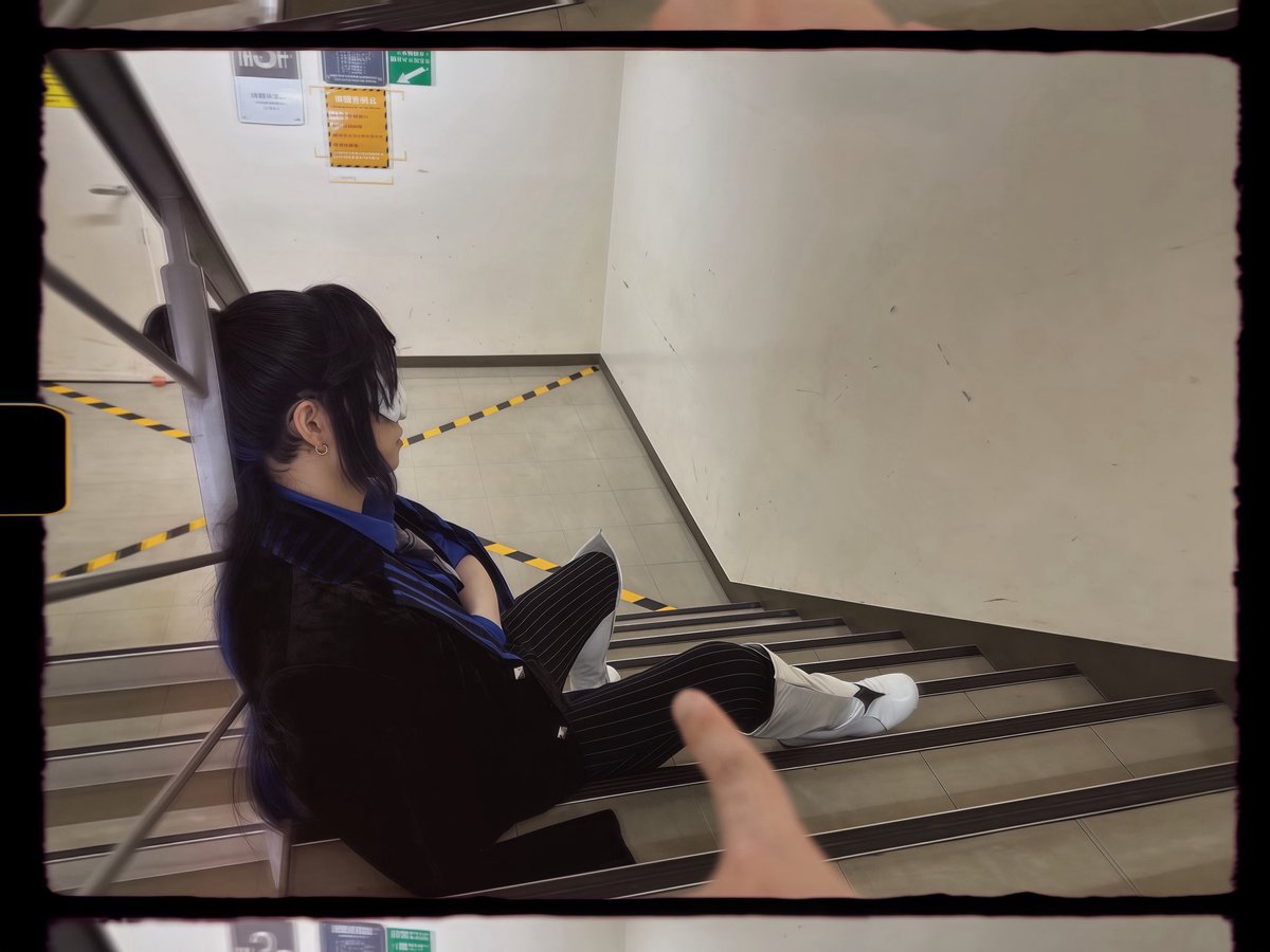 younanox0125's tweet photo. 🥀あくステ
御来場誠にありがとうございました！

突然ですが
「今日のボスキさん日記」🐴
始めます。

続くかもしれませんし
今日の1発で終わるかもしれませんが
悪しからず！

記念すべき第①弾は..

ボスキさんの日常

〜居眠り中のボスキさんを発見〜

終 https://t.co/N5zgCAInPd