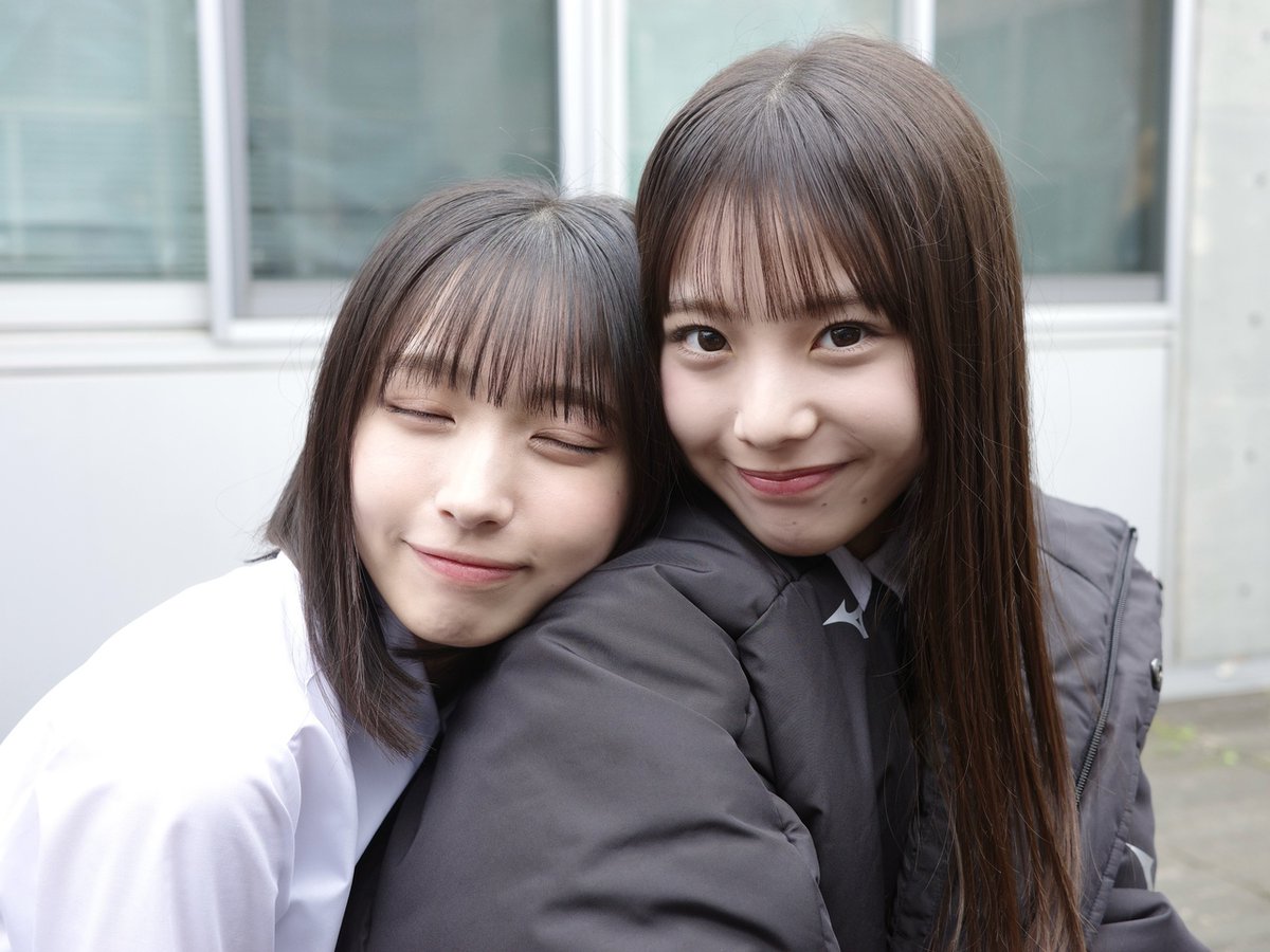 blog_photo_bot's tweet photo. #鶴崎仁香 『未来と過去、どちらに行きたいか？』 1/3
#にこにこぶろぐ
https://t.co/1w8xLwzmrl

#大野愛実 #蔵盛妃那乃 #佐藤優羽 #下田衣珠季 https://t.co/cvepkMJvac