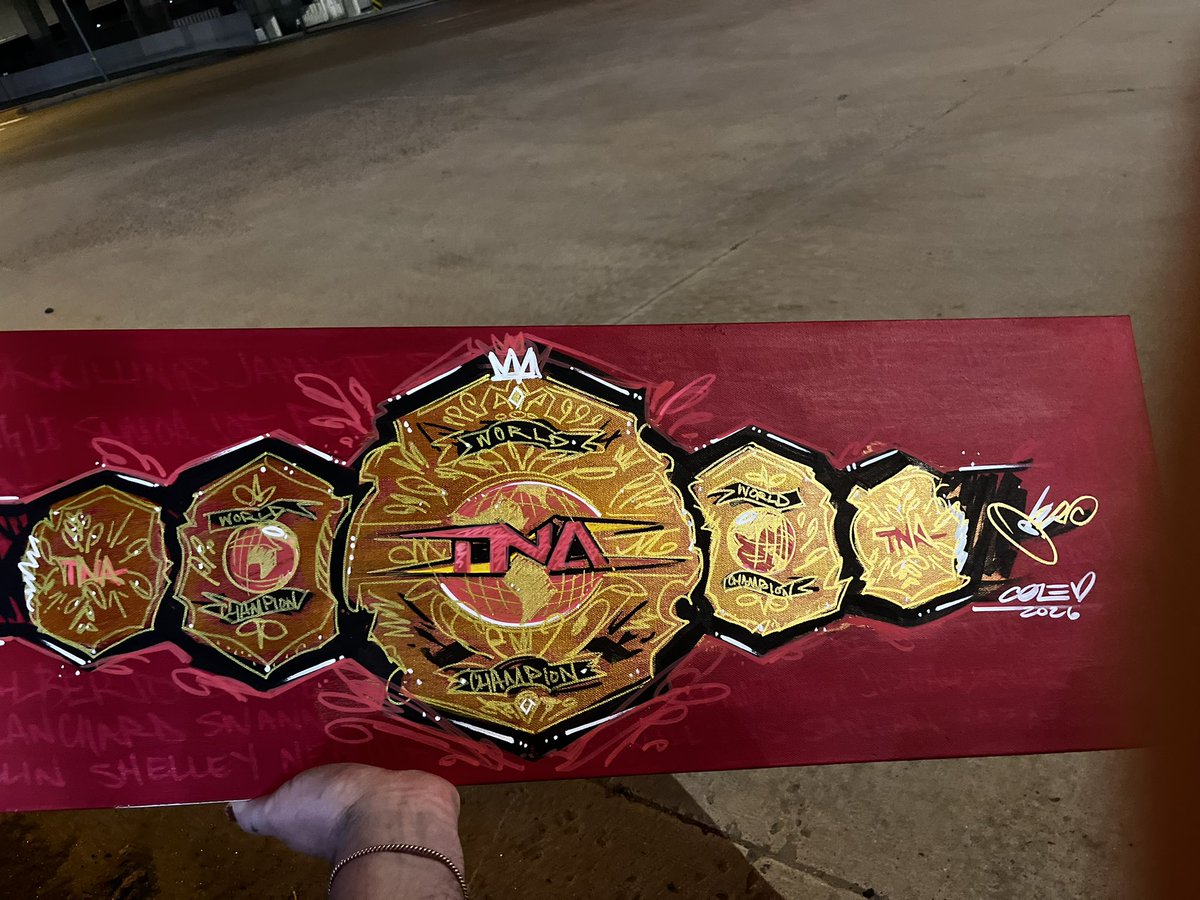 DaveyPainting's tweet photo. What a night! Huge shoutout to @ThisIsTNA and those involved who helped me get through the door<3. 

GREAT meetings &amp; connections all night.  

I’m going to do this way more often. TY for all the kind words and interest in what I was doing. Let’s do it again tonight shall we?! https://t.co/omF0s457ku