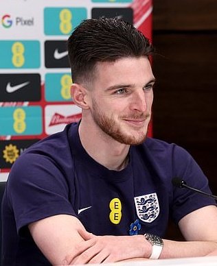 Sage_FCB's tweet photo. 🚨🎙️ Declan Rice on his resurfaced 2022 tweet saying the world may never see another player like Lionel Messi:

🗣 Like they say, the internet never forgets. [Laughs]

To be honest, I wasn't joking when I posted that. The older I've gotten and the more football I've watched, the more convinced I've become.

What Messi has done is something I genuinely don't think we'll ever see again. It's not just the goals or the assists,it's the way he controls games, creates chances out of nothing, and makes the impossible look routine.

I've watched him for years and even now he still does things that leave you speechless. There are matches where he doesn't score and yet he's still the best player on the pitch by a mile because of how he influences every moment of the game.

The consistency, the longevity, the trophies, the individual brilliance... when you put everything together, it's hard to imagine another player replicating it.

For me, he'll always be the greatest player in football history.