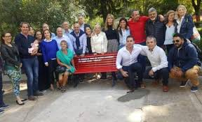 darcyissues's tweet photo. @Carolina773 Mi viejo barrio y muero de vergüenza ajena: https://t.co/MglpIr4qa8 https://t.co/wz1bX87P2t