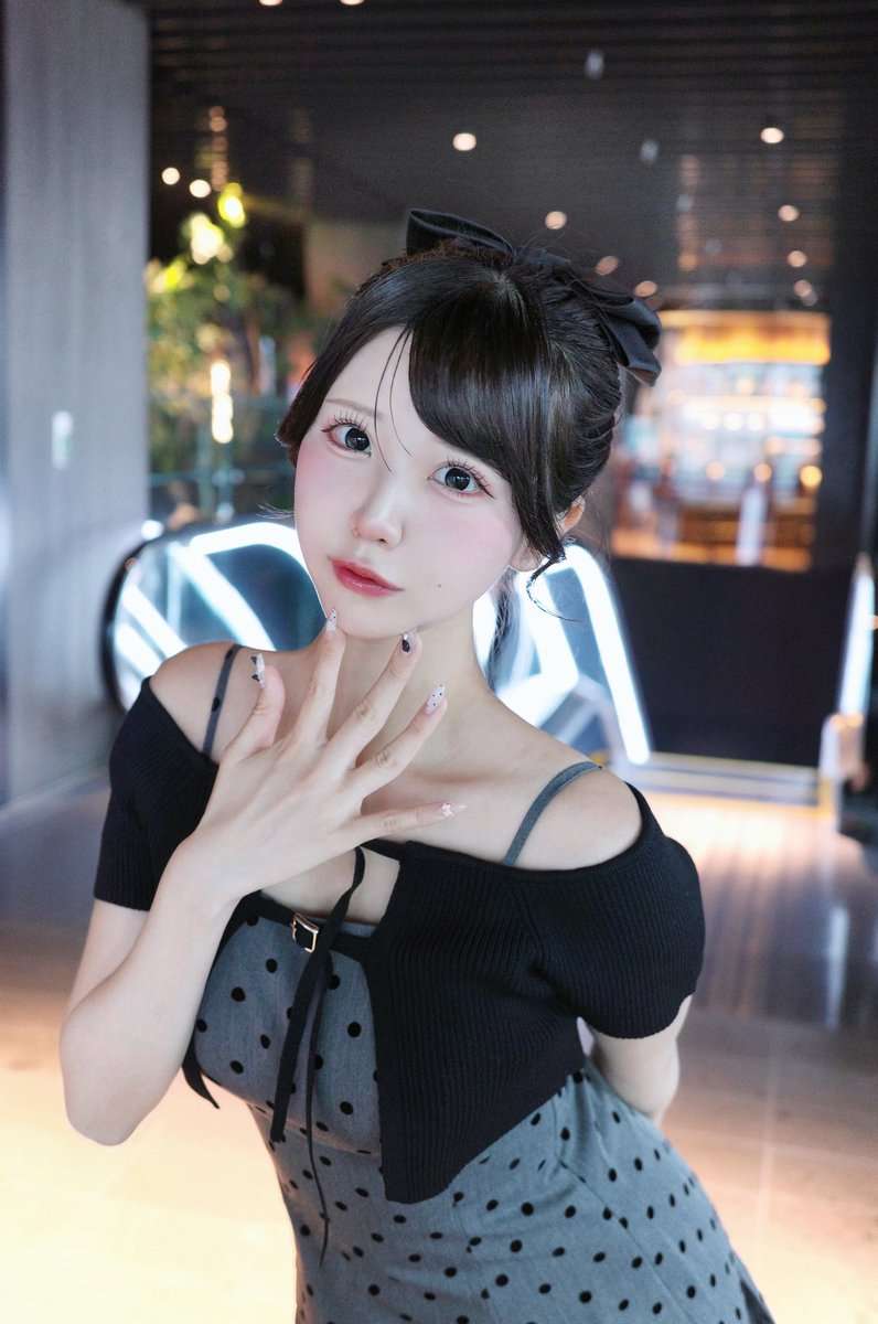ricotanien's tweet photo. LIP SERVICEのオフショルワンピースがかわいすぎた₍ᐢᵒ̴̶̷̥́  ·̮ ᵒ̴̶̷̥́ ᐢ₎♡

体型すごく盛れるし個人的ブームの小さめドット柄でどツボ🎀 https://t.co/LG6DjDqdco