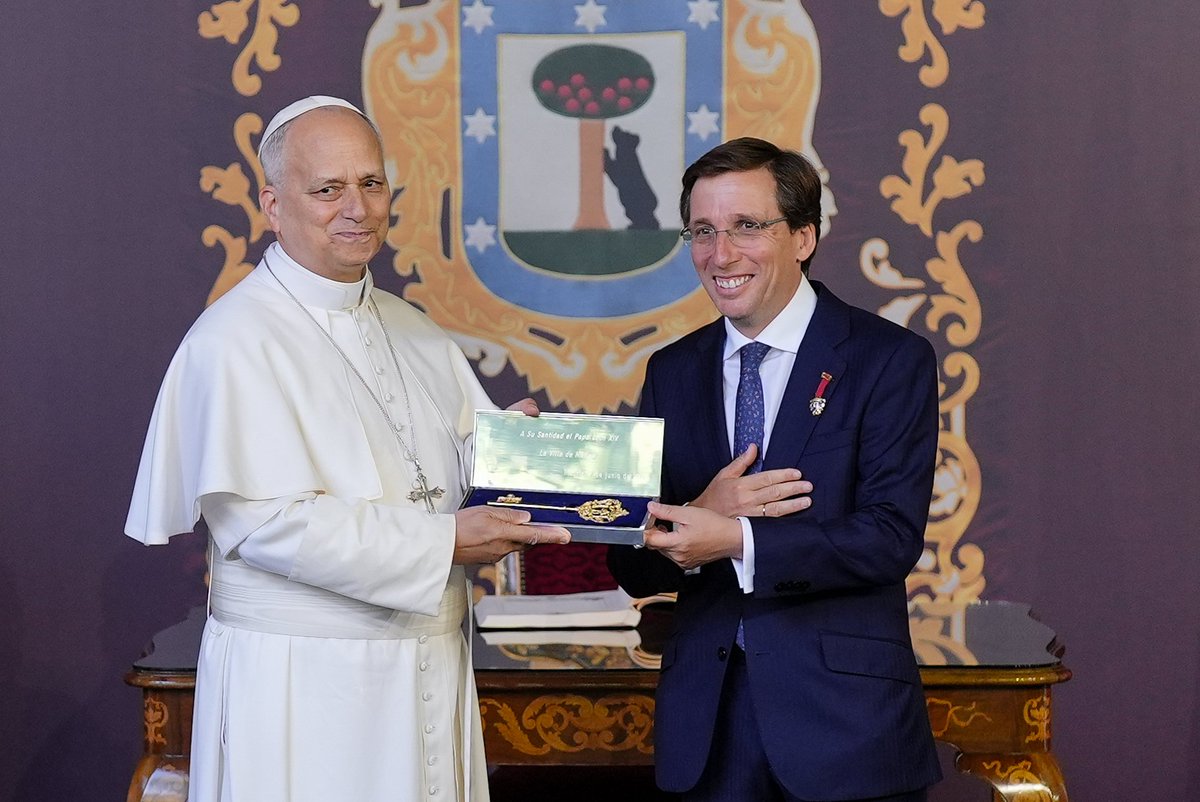 maca_puentes's tweet photo. "Muchas cosas en redes nos engañan. Sed humanos, no apariencias. No tengáis miedo de expresar lo que sentís"

#AlzadLaMirada ✝️ https://t.co/kDY9h9bwrp