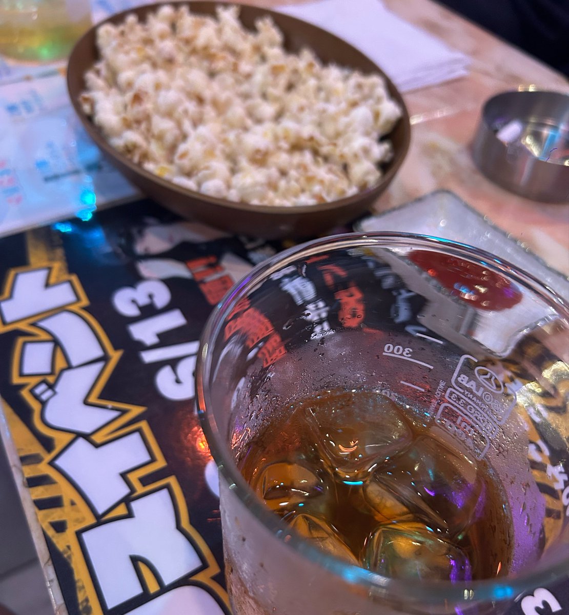_raichi__29's tweet photo. おきゅおわしてます！
声かけてくれたお兄さんお姉さん、ポップコーンご馳走様でした！ケチャップ不思議すぎたね😂
V系おすすめ聞かせてくれたお兄さん、もうちょっとお話聞かせて欲しかったなぁ💭
3人組のお兄さん達、色んな言語が飛び交って沢山笑わせてくれて楽しかったです🫶🏻︎ https://t.co/HdbBd1Fsm2