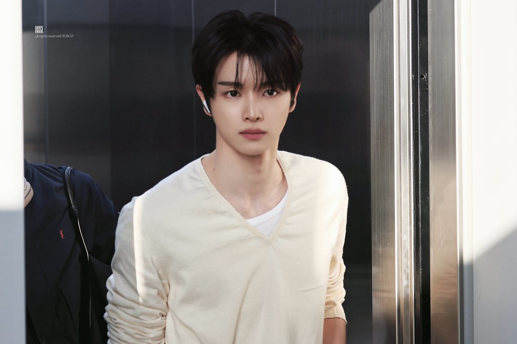 angsctti's tweet photo. 오늘 생김새 수준 왤케 높아 뭐임? https://t.co/AvayoE9XXi
