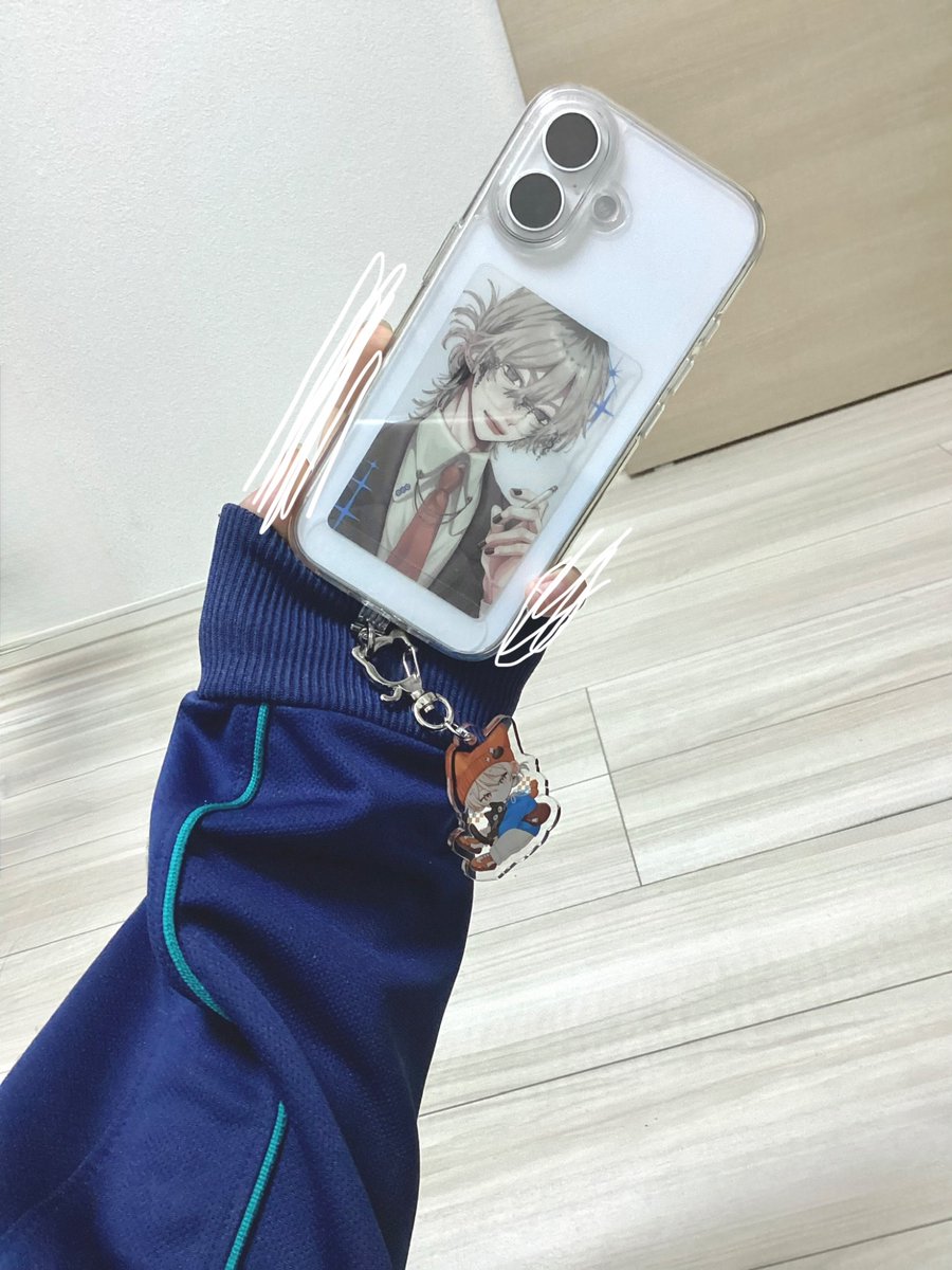 9q_ber's tweet photo. コミティアで買ったものたち✊🏻💖

デザフェスの覚えててくださってて嬉しかったです߹߹

スマホケースもレベルアップしたけどかわちい💫

 #コミティア https://t.co/RoJg0eAo3o
