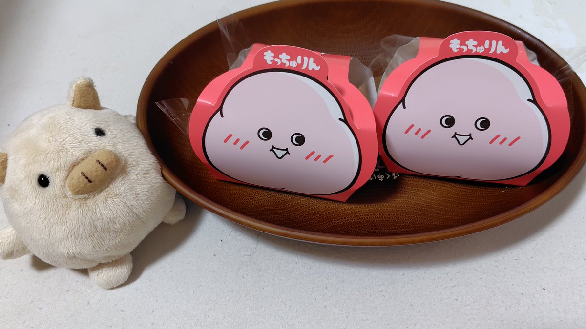 ton_chi_'s tweet photo. ミスドの「もっちゅりん」買えた！
初めて食べたけど、すごくもっちりしていて美味しかった！
今回、ストロベリーは売り切れてて食べれなかったから、また買いに行ってみようかな。 https://t.co/FPFM9zXdI8
