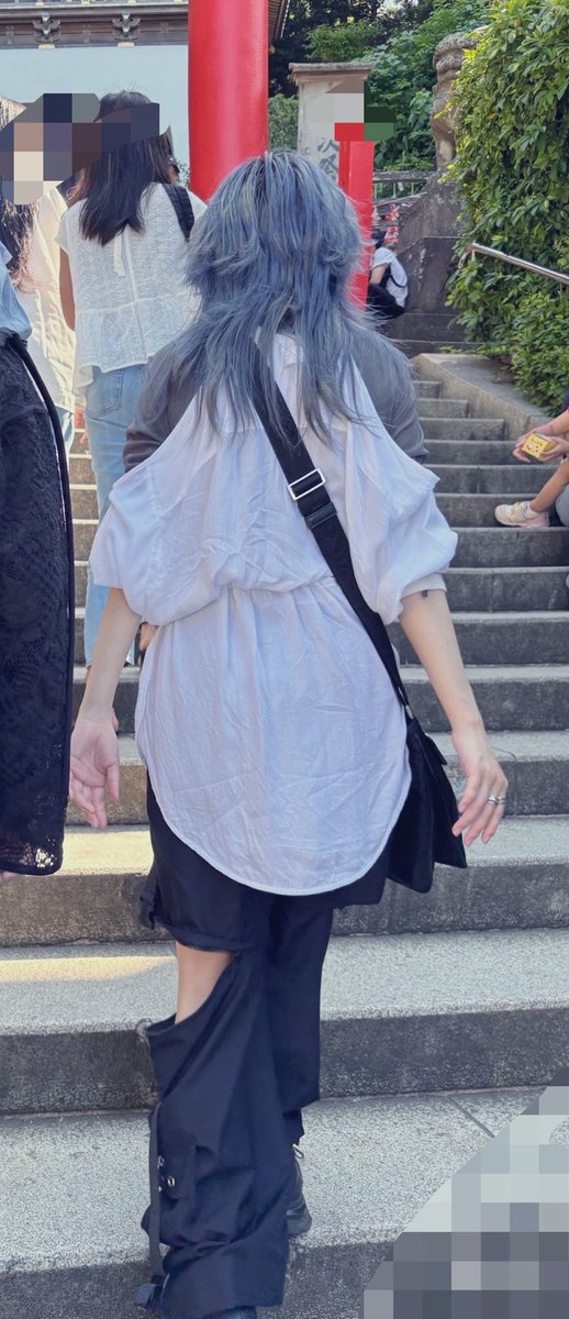 na_nasi_nasi's tweet photo. 狼すぎる彼女
（派手髪ウルフヘアーお姉さん） https://t.co/iAPDHqdv5v