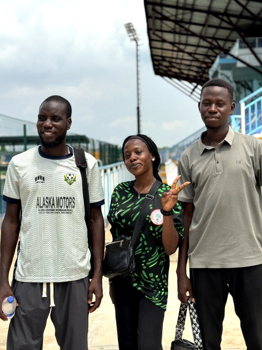 Siimidesigns's tweet photo. I’m Siimiloluwa Osifeso a Nigerian sports journalist, radio OAP, and content creator telling stories that matter in the Nigerian sports community.

Creating value through sports content, visuals, and storytelling.

Look out for SiimiSports ⚽🎙️

#SiimiSports https://t.co/QJ37J9UAVS