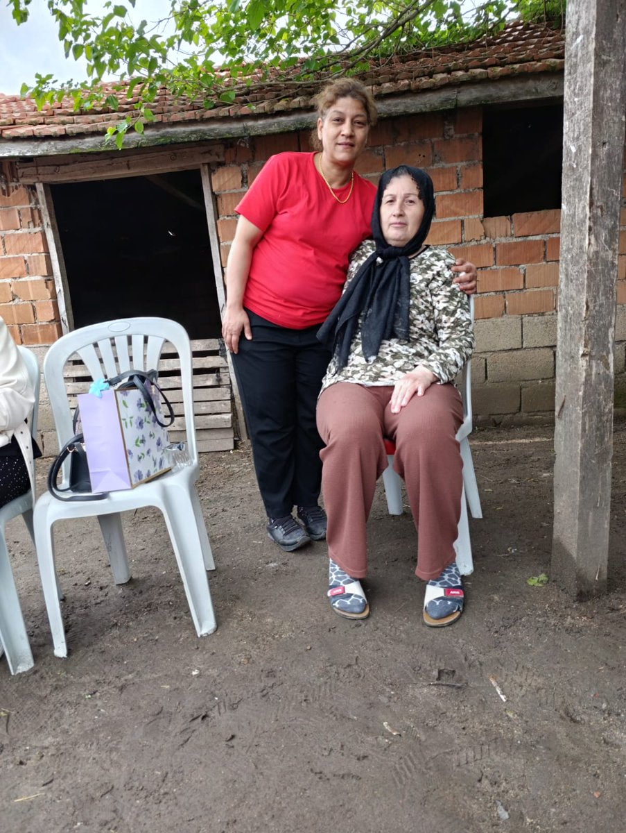 PartiHayrabolu's tweet photo. Kıymetli hemşehrimizi ziyaret ederek, Cumhurbaşkanımız Sayın Recep Tayyip Erdoğan’ın selamlarını iletip hal ve hatırlarını sorduk.
Samimi sohbetleri ve misafirperverlikleri için kendilerine teşekkür ediyoruz. 🇹🇷 https://t.co/jD6efvJRWH