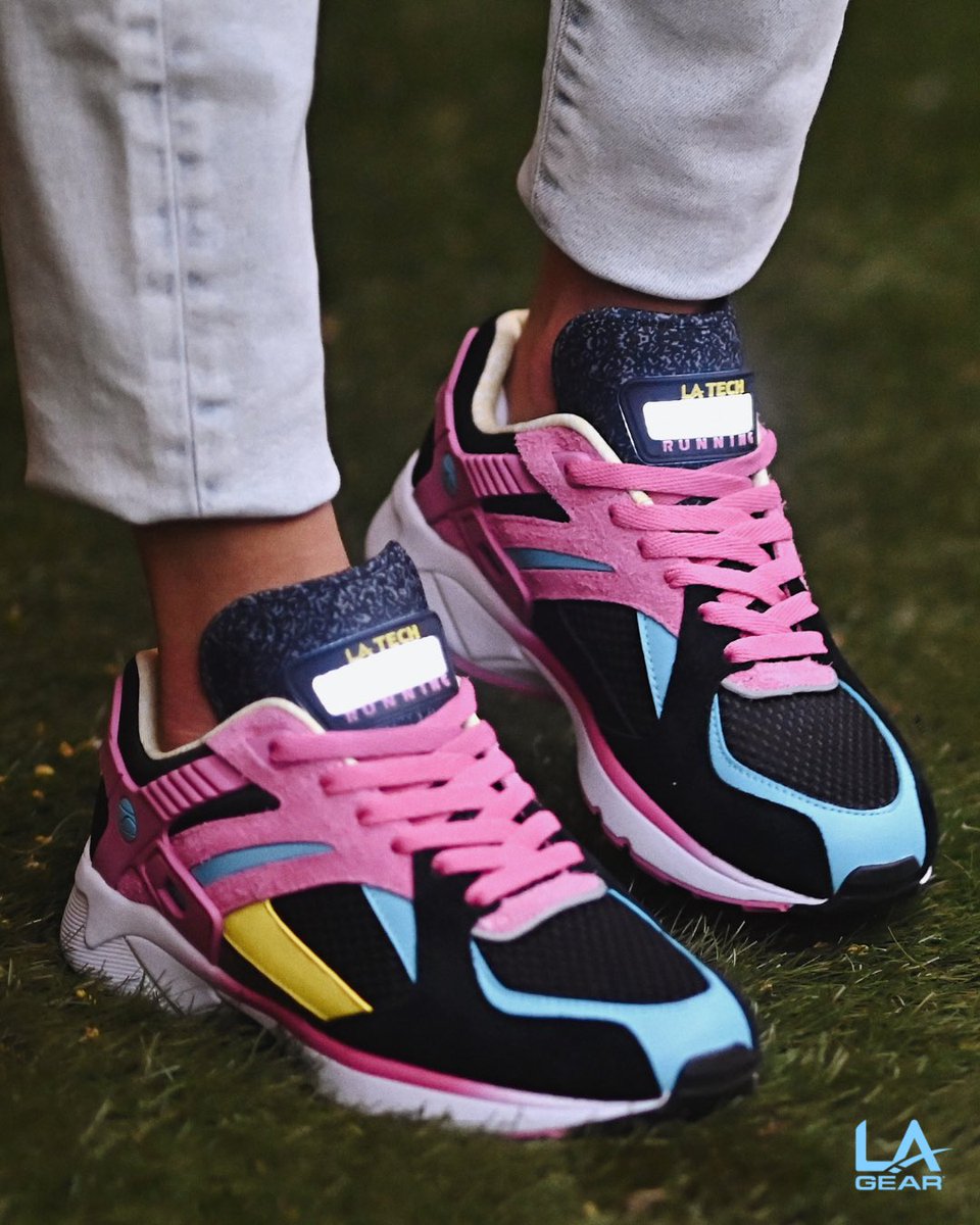 LAGear's tweet photo. Remember when lighting up your sneakers felt like the coolest thing in the world?

The LA Gear Catapult keeps that feeling alive with its LED light-up tongue and iconic Black x Pink colorway. ✨

A little nostalgia. A lot of personality.

#LAGear #LAGearStyle #Sneakers #OOTD https://t.co/1Bm5QuSc89