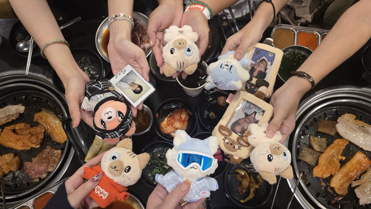 HB__PP's tweet photo. มีตติ้งปีลึก(เหมารวม) จะกินกันให้เรี่ยมเลยฮับบบ😂🧸🎸🩵

YORCH FANSIGN IN BKK
#YORCHxKooky #YORCH #요치 #POW https://t.co/WNAbyi5kSK