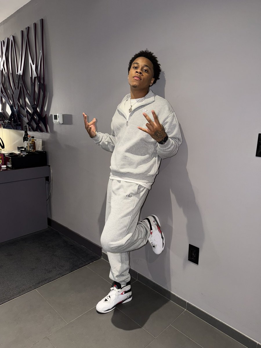 dathreeboy's tweet photo. Ain't post nun ina minute https://t.co/1t6lKmn02U