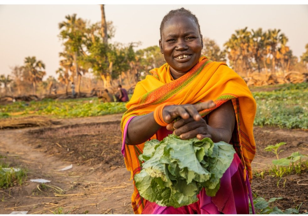 FAOSouthSudan's tweet photo. 🍎🛡️ On #WorldFoodSafetyDay, we are reminded that foodborne diseases are preventable. 

FAO supports #FoodSafety across the agrifood chain 👨‍🌾➡️🍽️: policies &amp; prevention to protect health &amp; facilitate trade.  

#SafeFood is not a privilege, it is a right. https://t.co/x116smzIiX